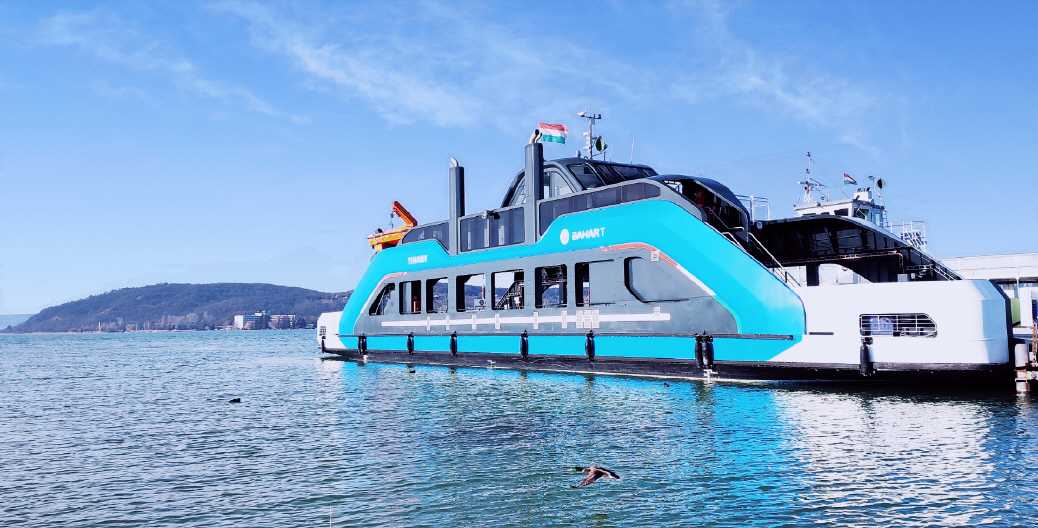 Schifffahrt  in Siófok auf dem Plattensee | Balaton